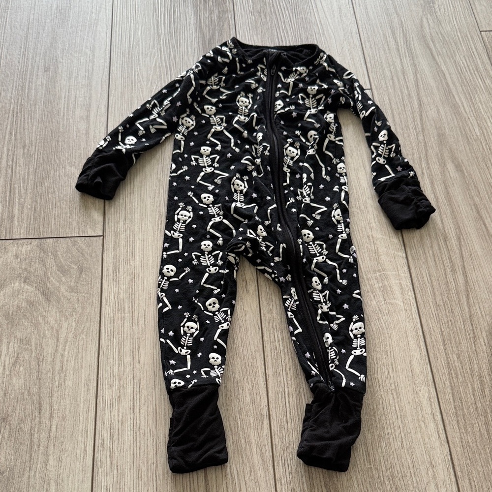 Caden Lane Baddie Bones Convertible Halloween Zipper Sleeper 6-12 months